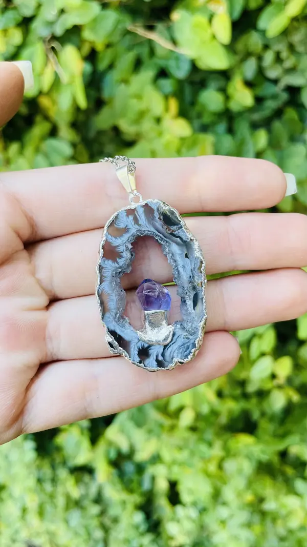 AGATA CON GOTA DE AMATISTA